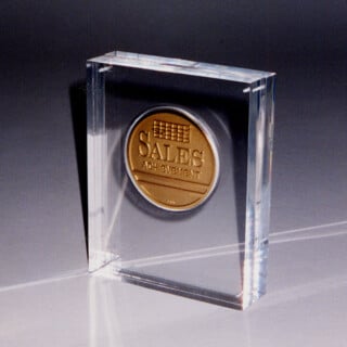 2900620 3 part display entrapment