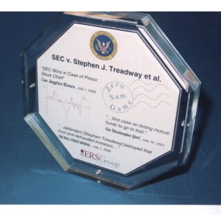 4863331 diamond shape display entrapment